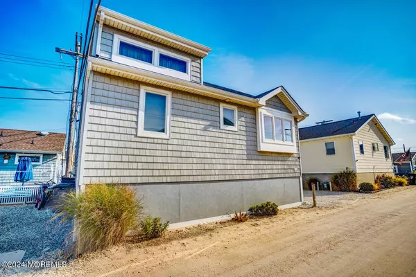 Lavallette, NJ 08735,108 W Amberjack Way