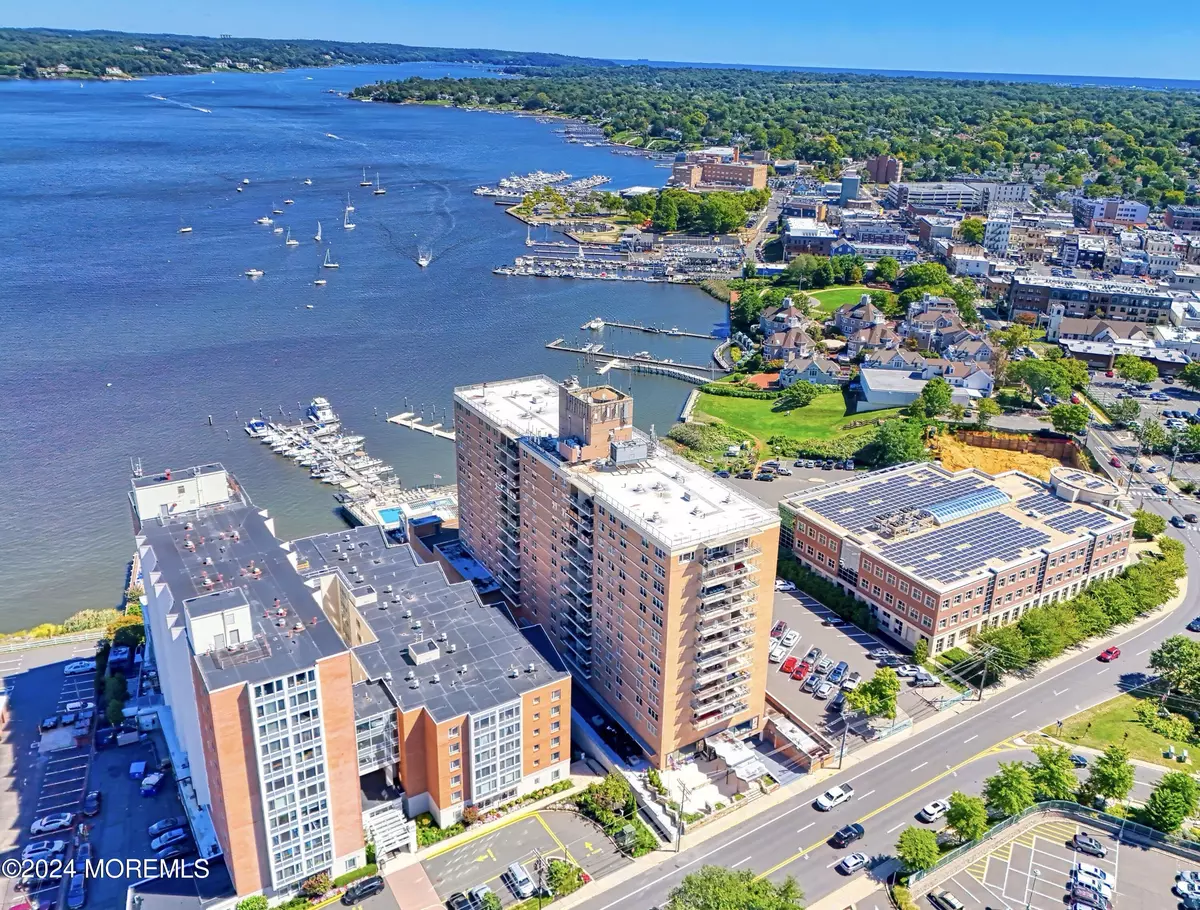 Red Bank, NJ 07701,28 Riverside Avenue #Apt 1M