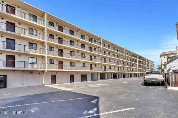 Seaside Heights, NJ 08751,51 Hiering Avenue #B9