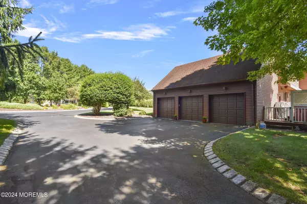 Colts Neck, NJ 07722,3 Sheffield Court