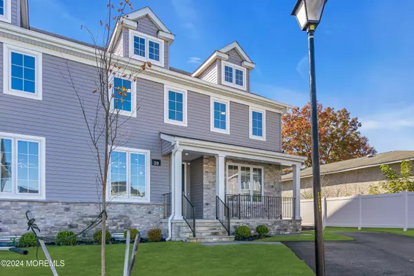 Lakewood, NJ 08701,28 Blue River Way