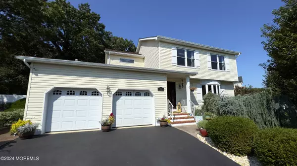 Howell, NJ 07731,18 Jacob Drive