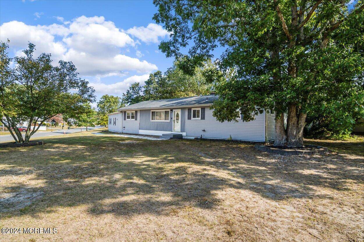 Howell, NJ 07731,41 Clark Drive