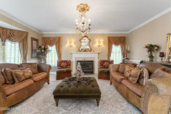 Manalapan, NJ 07726,42 Cornwallis Court