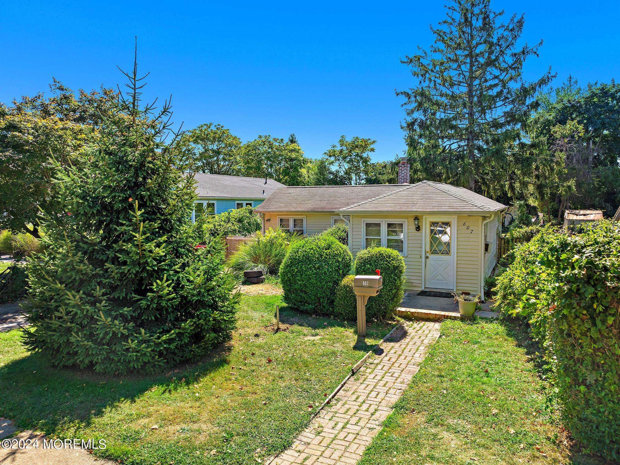 Spring Lake Heights, NJ 07762,607 Warren Avenue