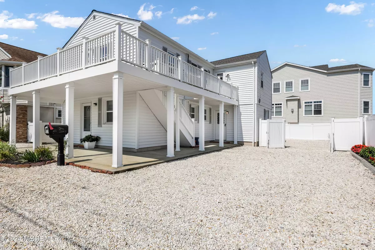 Lavallette, NJ 08735,115 White Avenue