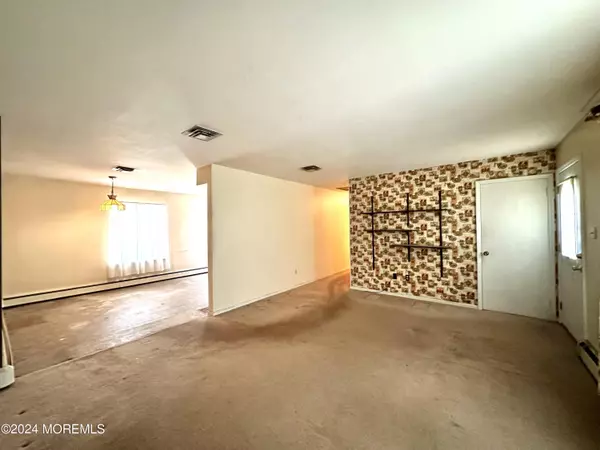 Bayville, NJ 08721,33 Pine Tree Drive