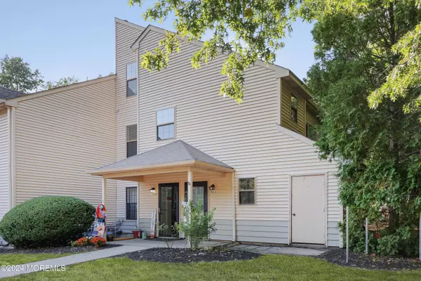 Jackson, NJ 08527,911 Morning Glory Court