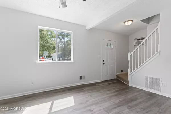 Keansburg, NJ 07734,73 Oak Street