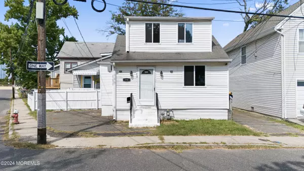 73 Oak Street, Keansburg, NJ 07734