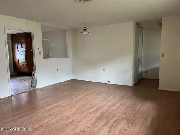 Lakewood, NJ 08701,482 Thornbury Court #482C