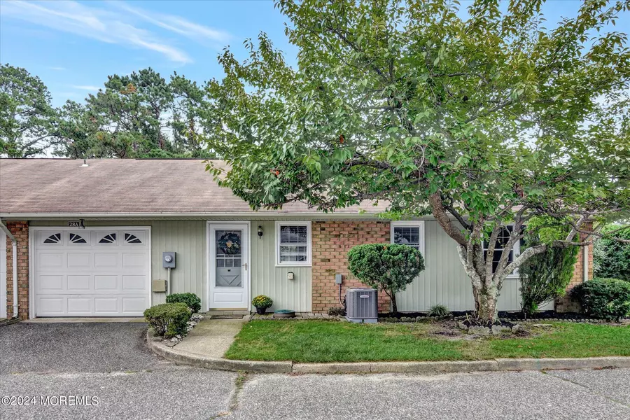 28 Edinburgh Lane #A, Manchester, NJ 08759