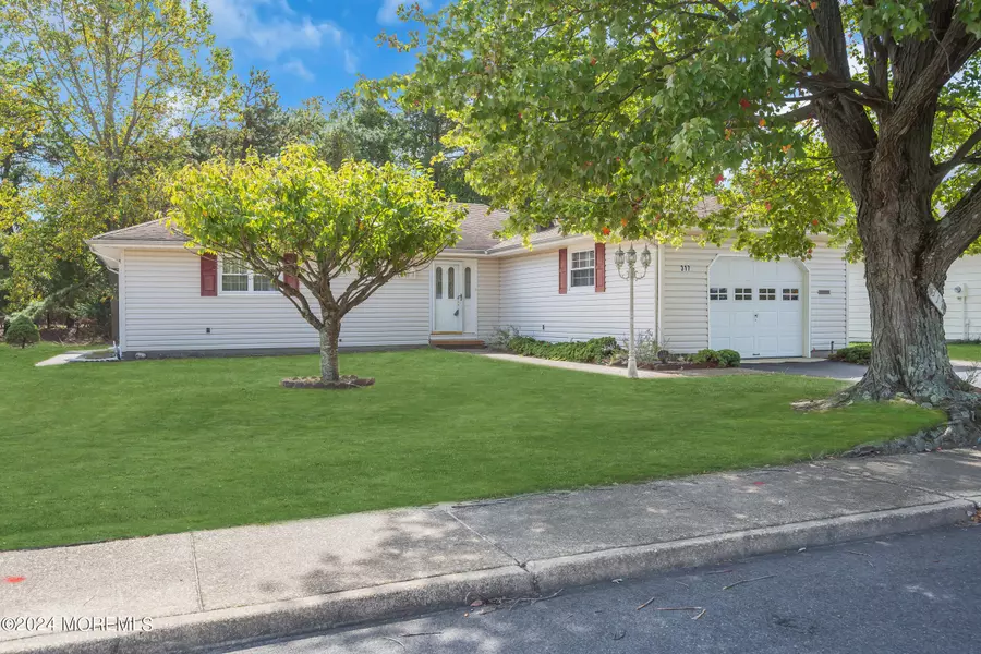 317 St Thomas Drive, Toms River, NJ 08757