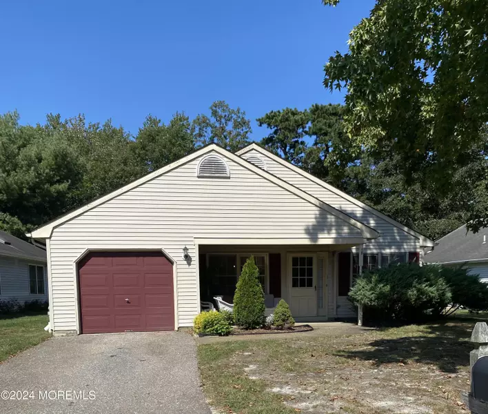 18 Deer Run Lane, Brick, NJ 08724