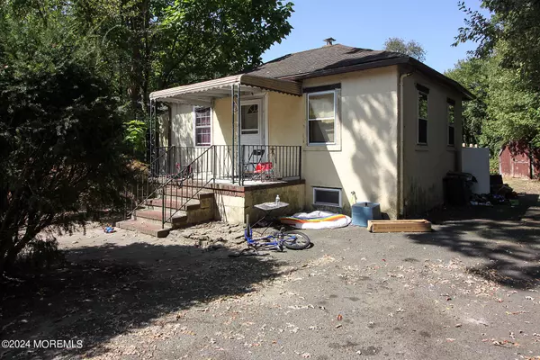 Howell, NJ 07731,120 W 6th Street