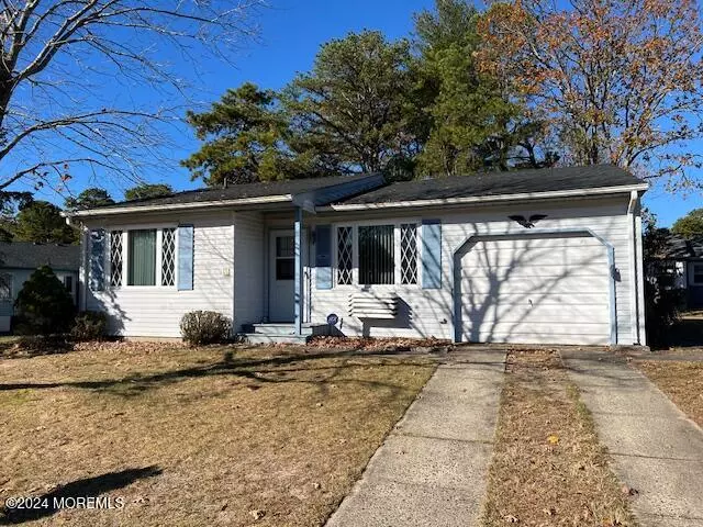 5 Augusta Road, Whiting, NJ 08759