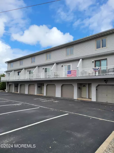 3090 N Route 35 N #2, Lavallette, NJ 08735