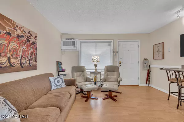 Seaside Heights, NJ 08751,45 Sampson Avenue #12