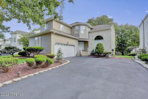 Matawan, NJ 07747,11 Pemberton Drive