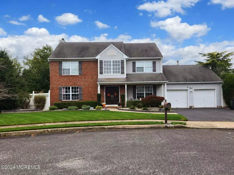 58 Crater Lake Road, Howell, NJ 07731