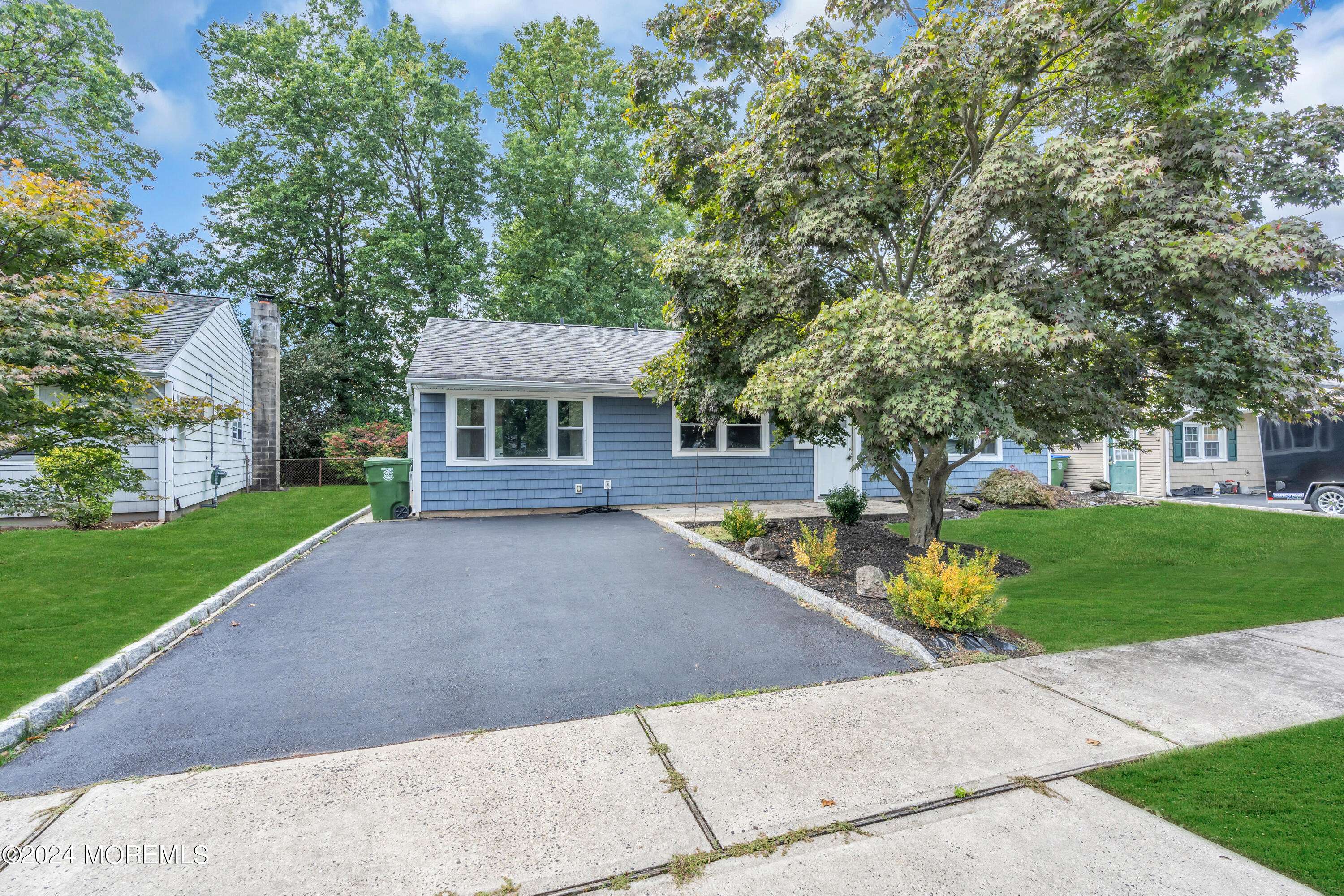 Edison, NJ 08817,12 Weldon Road