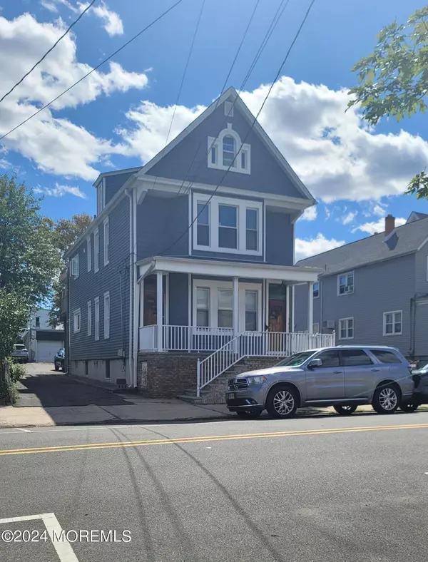 68 W 7th Street, Bayonne, NJ 07002