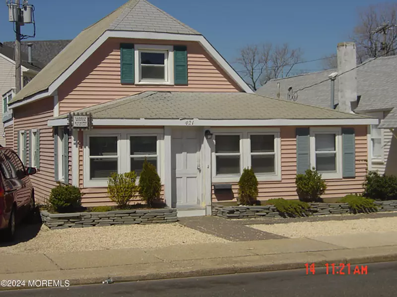 421 1st Avenue, Manasquan, NJ 08736