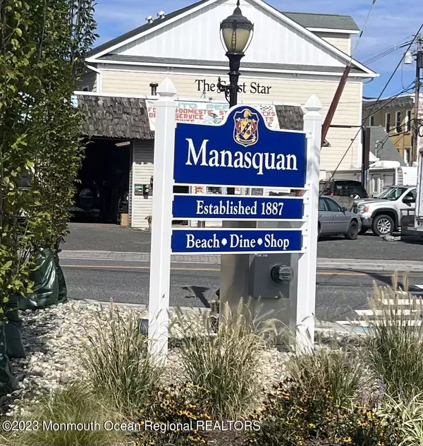 Manasquan, NJ 08736,75 Main Street #14