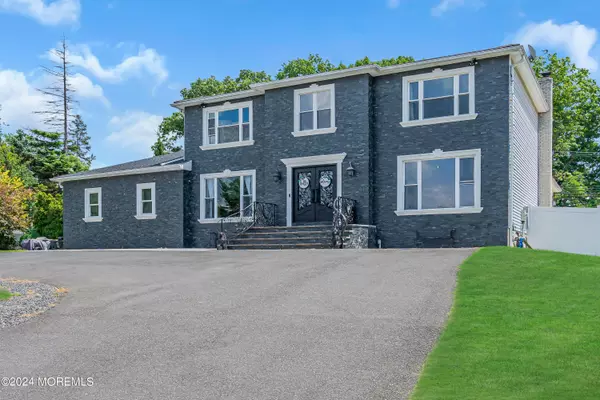 1 Shilling Road, Manalapan, NJ 07726