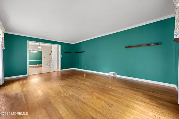 Colts Neck, NJ 07722,17 Laurelwood Drive