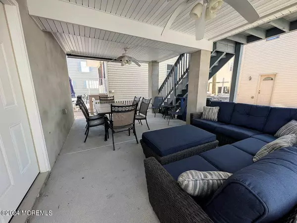 Lavallette, NJ 08735,31 E Bay Way