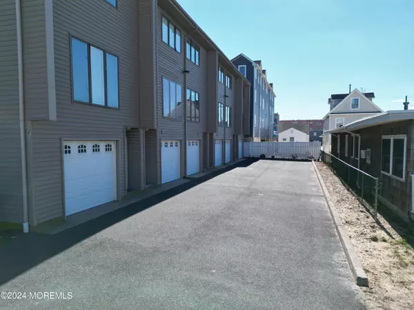 Seaside Heights, NJ 08751,15 Carteret Avenue #3