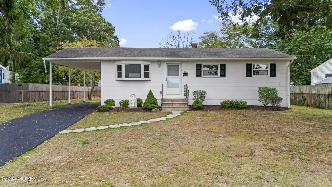 37 Partridge Lane, Bayville, NJ 08721