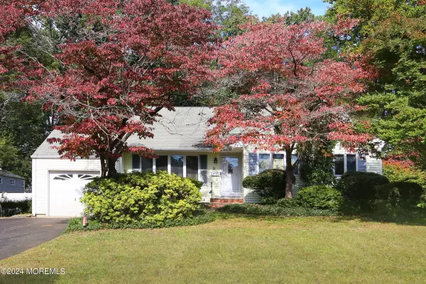 3 Daniel Drive, New Monmouth, NJ 07748