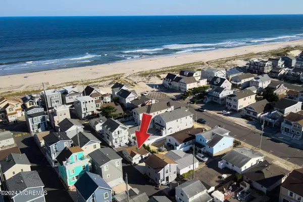 Lavallette, NJ 08735,17 E Shore Way