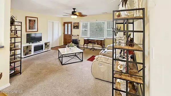 Toms River, NJ 08757,24 Hamilton Court