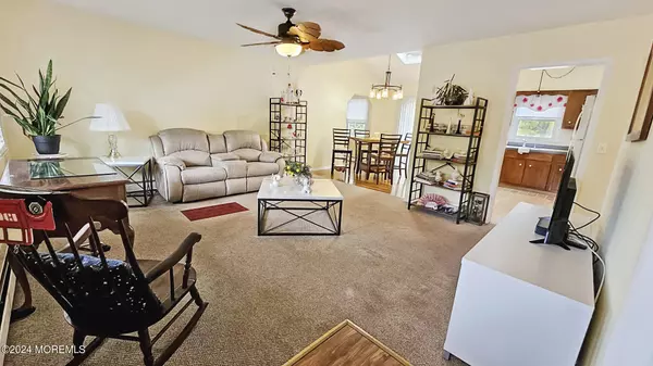 Toms River, NJ 08757,24 Hamilton Court