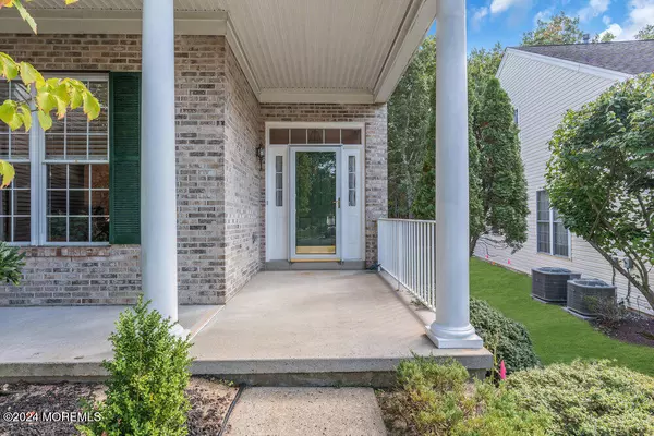 Jackson, NJ 08527,3 Oakhill Court