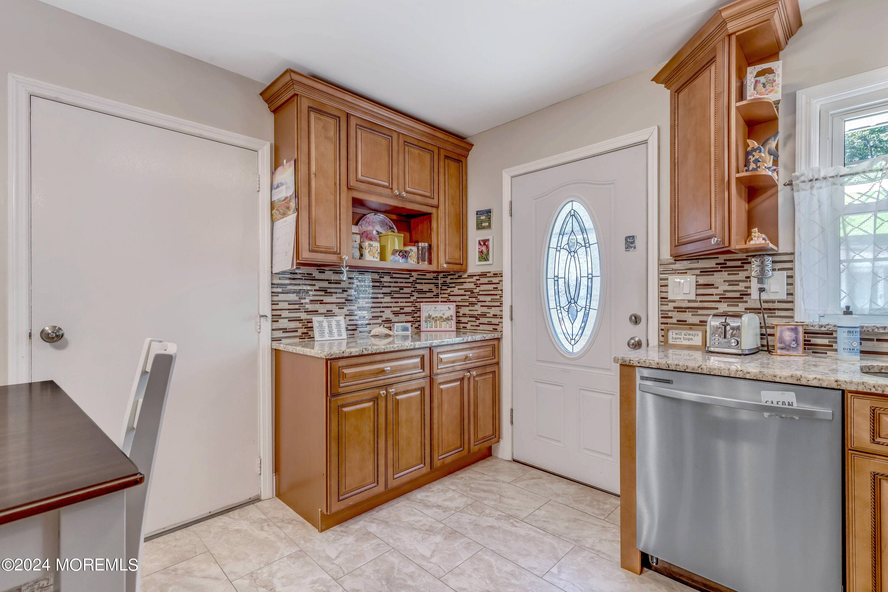 Lakewood, NJ 08701,437 Portsmouth Drive