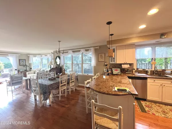 Point Pleasant, NJ 08742,218 Howe Street #B