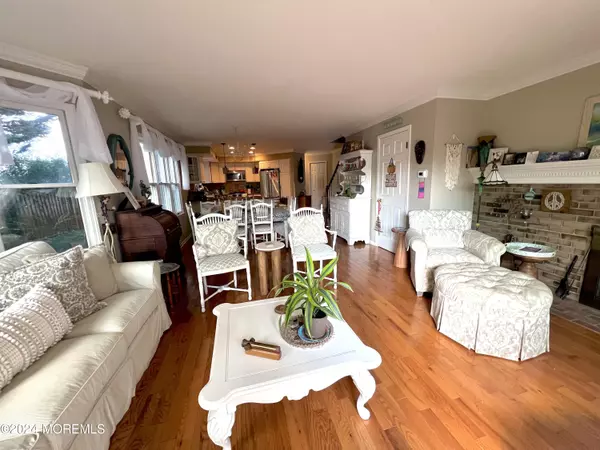 Point Pleasant, NJ 08742,218 Howe Street #B