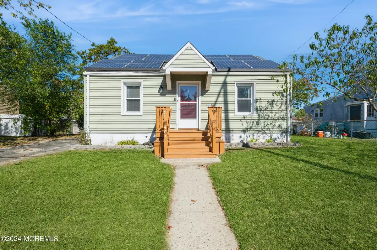 Lakehurst, NJ 08733,405 Poplar Street