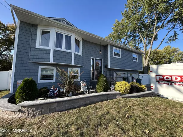 4 Daniel Drive, Hazlet, NJ 07730