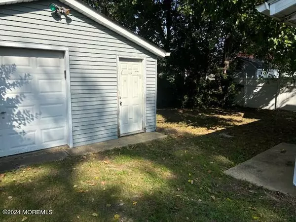 Beachwood, NJ 08722,152 Windward Avenue