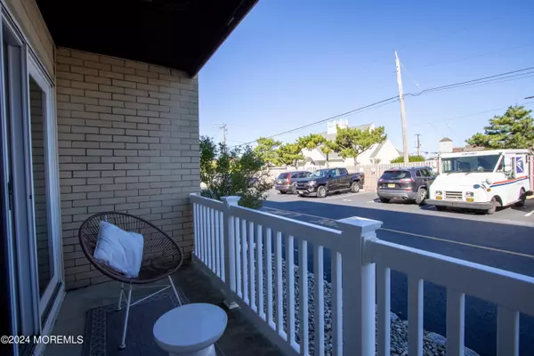 Sea Bright, NJ 07760,1187 Ocean Avenue #23