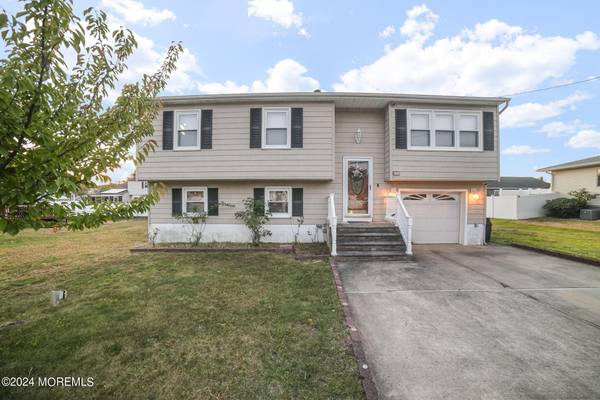 1142 Sylvan Drive, Toms River, NJ 08753