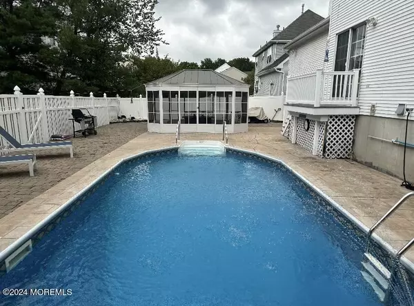 Howell, NJ 07731,67 Brent Drive