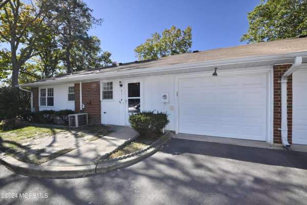 931 Thornhill Court, Lakewood, NJ 08701