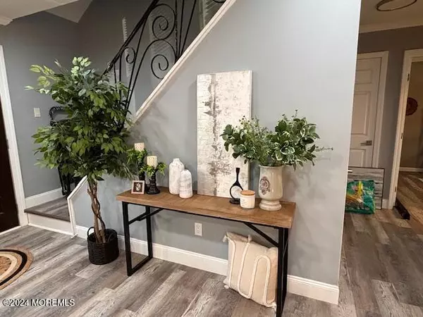 Hazlet, NJ 07730,6 Franciscan Way