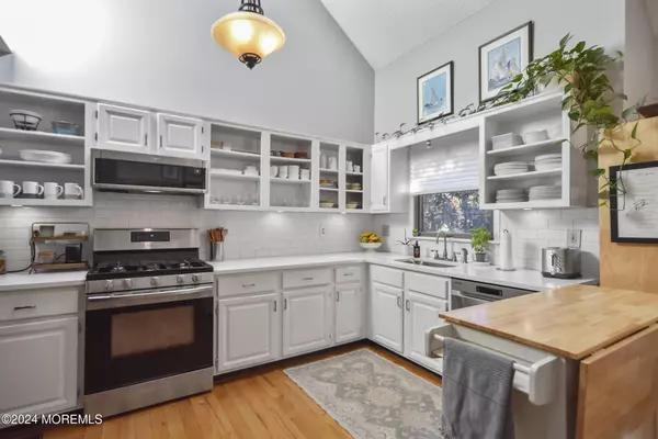 Atlantic Highlands, NJ 07716,69 Pape Drive